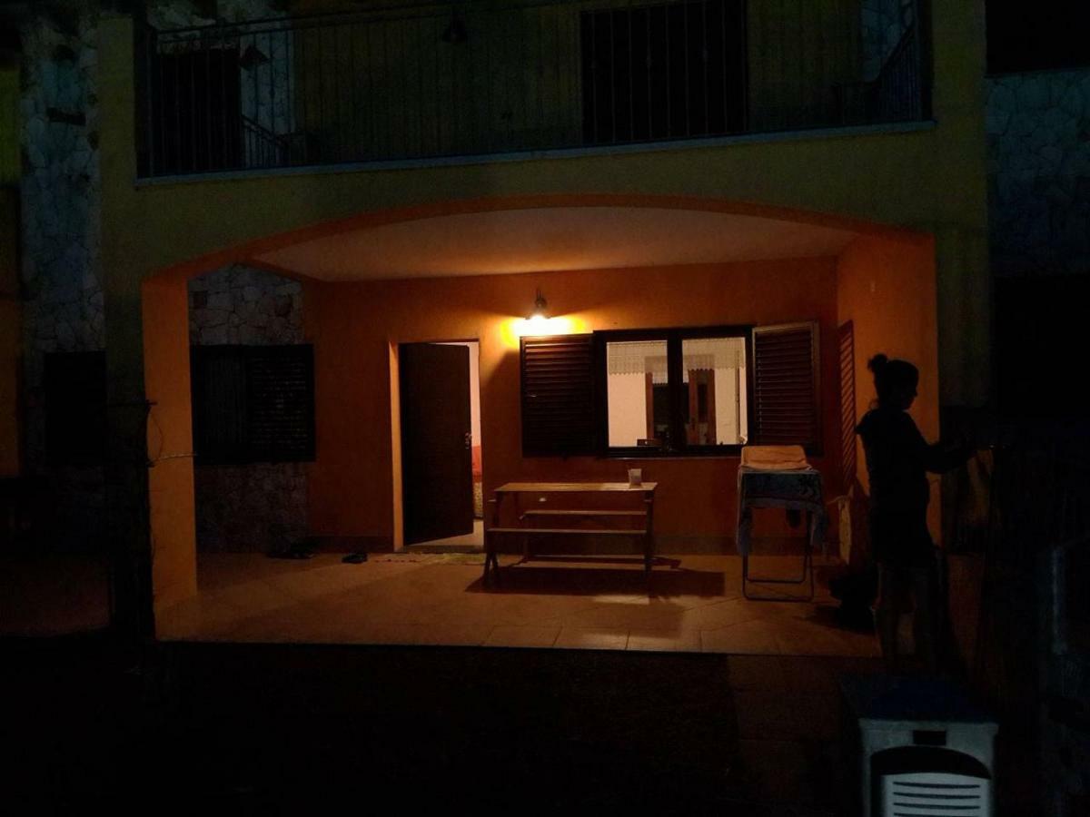 Appartamento Dentro Babai Village 테르테니아 외부 사진